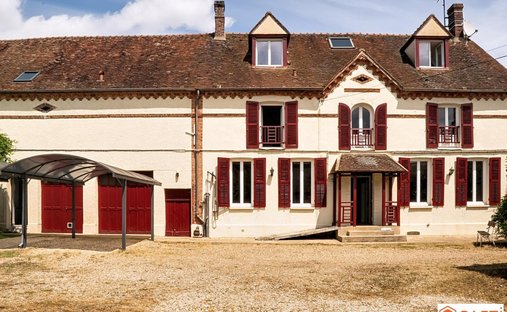 House in Etigny, Bourgogne – Franche-Comté, France 1
