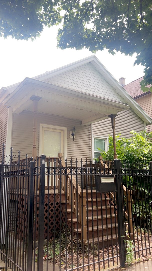 House in Chicago, Illinois, United States 1 - 18037073