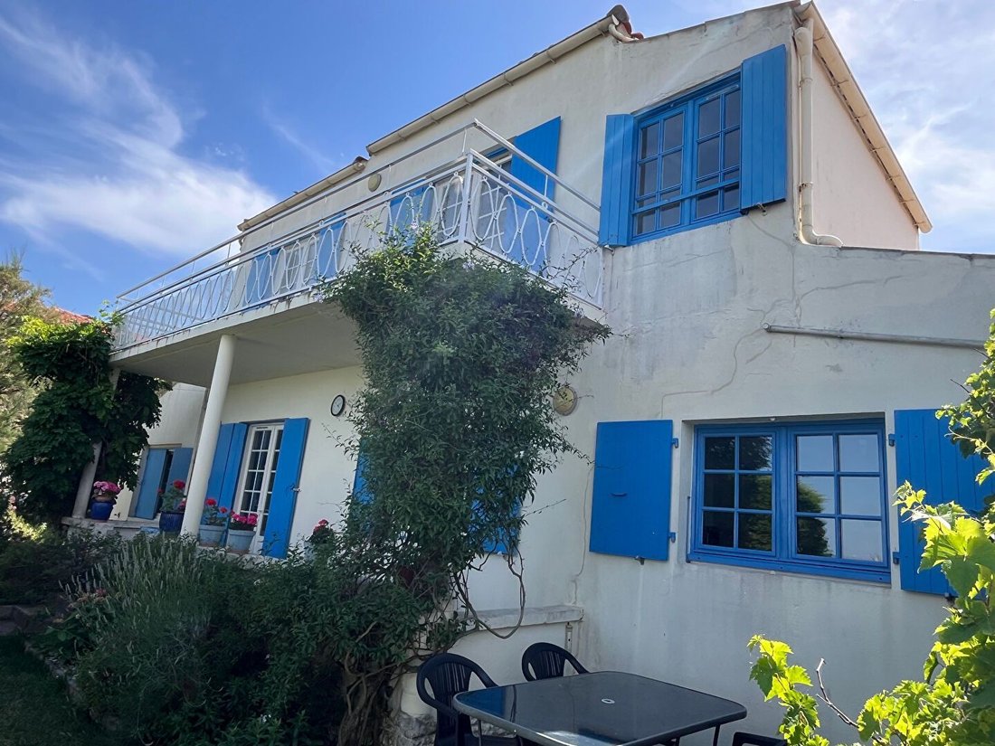 House in Saint-Denis-d'Oleron, Nouvelle-Aquitaine, France 1 - 18041075