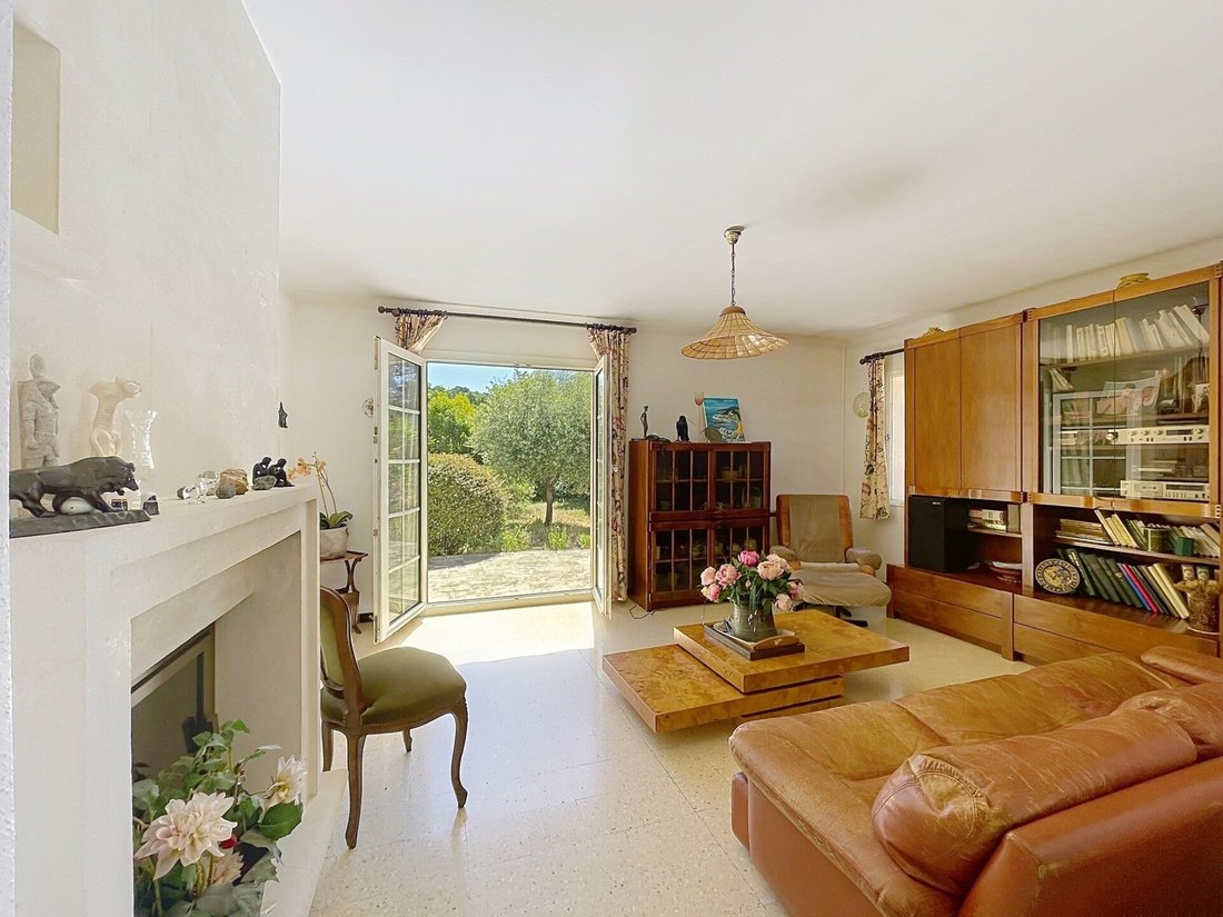 House in Lourmarin, Provence-Alpes-Côte d'Azur, France 3 - 18050369