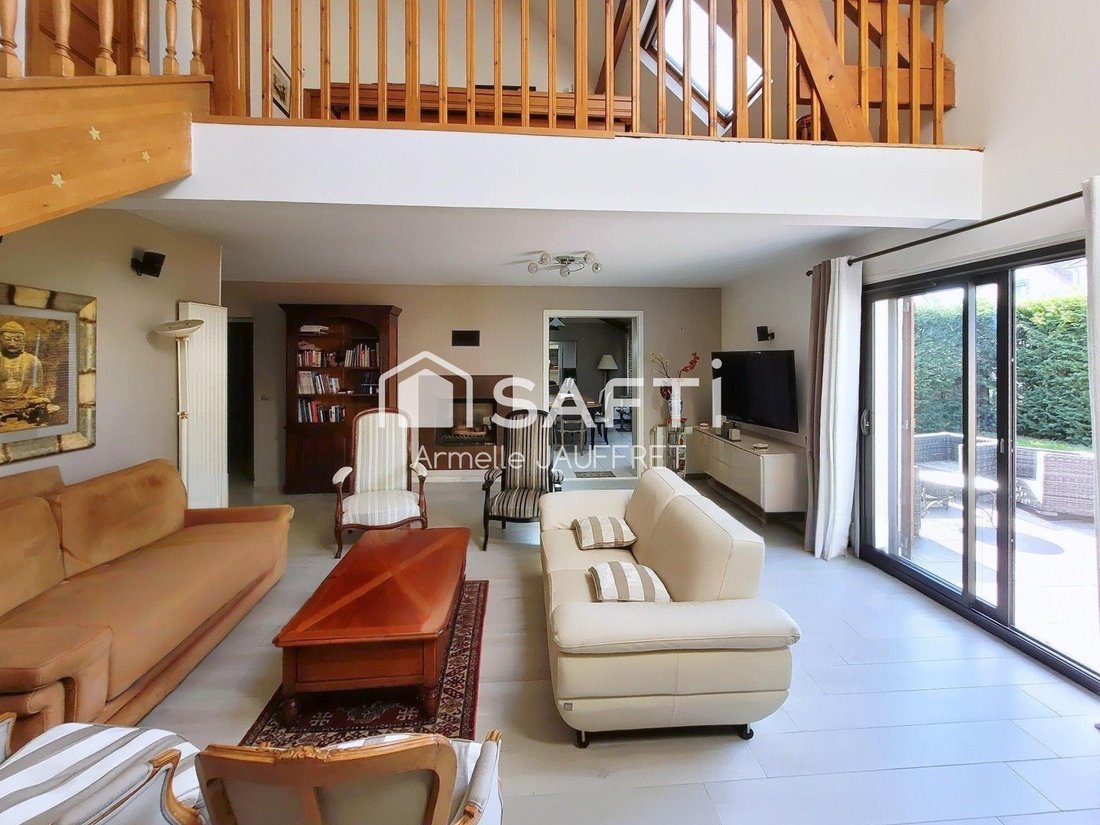 House in Saint-Brice-sous-Foret, Ile-de-France, France 1 - 18050645