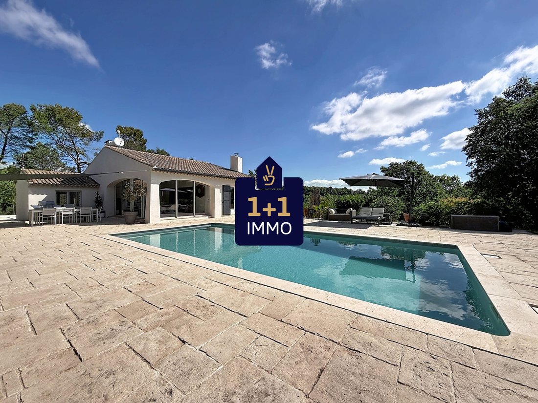 Villa in Saint-Paul-en-Forêt, Provence-Alpes-Côte d'Azur, France 2 - 18043473