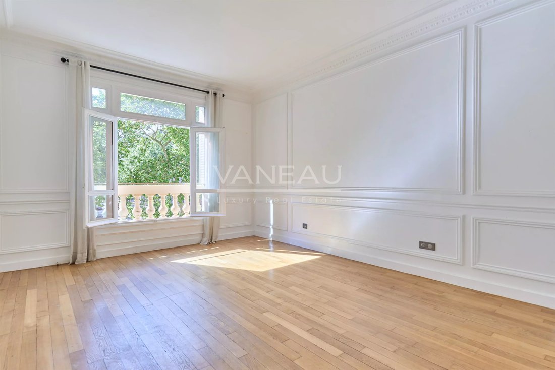 Apartment in Gros Caillou, Paris 7e Arrondissement, Paris 3 - 15863546