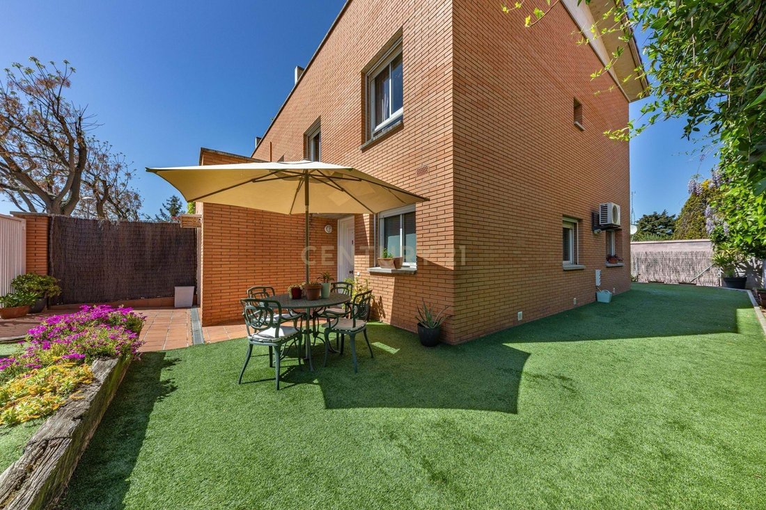 Villa in Sant Cugat del Valles, Catalonia, Spain 1 - 17650057