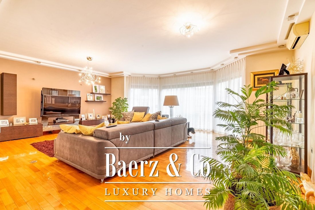 Villa in Mjesni odbor Dotrscina, Zagreb, City of Zagreb 2 - 17368250