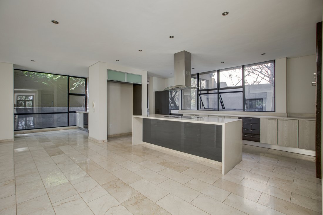 House in Broadacres, Gauteng, South Africa 4 - 18039231