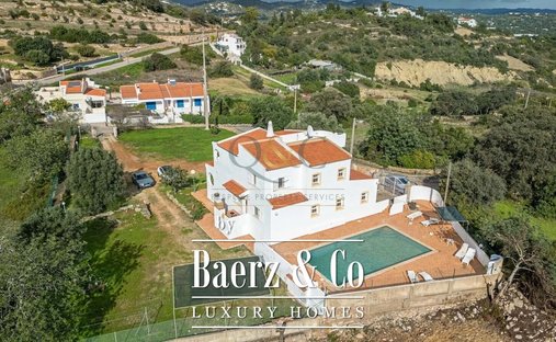 Villa in Santa Barbara de Nexe, Algarve, Portugal 1