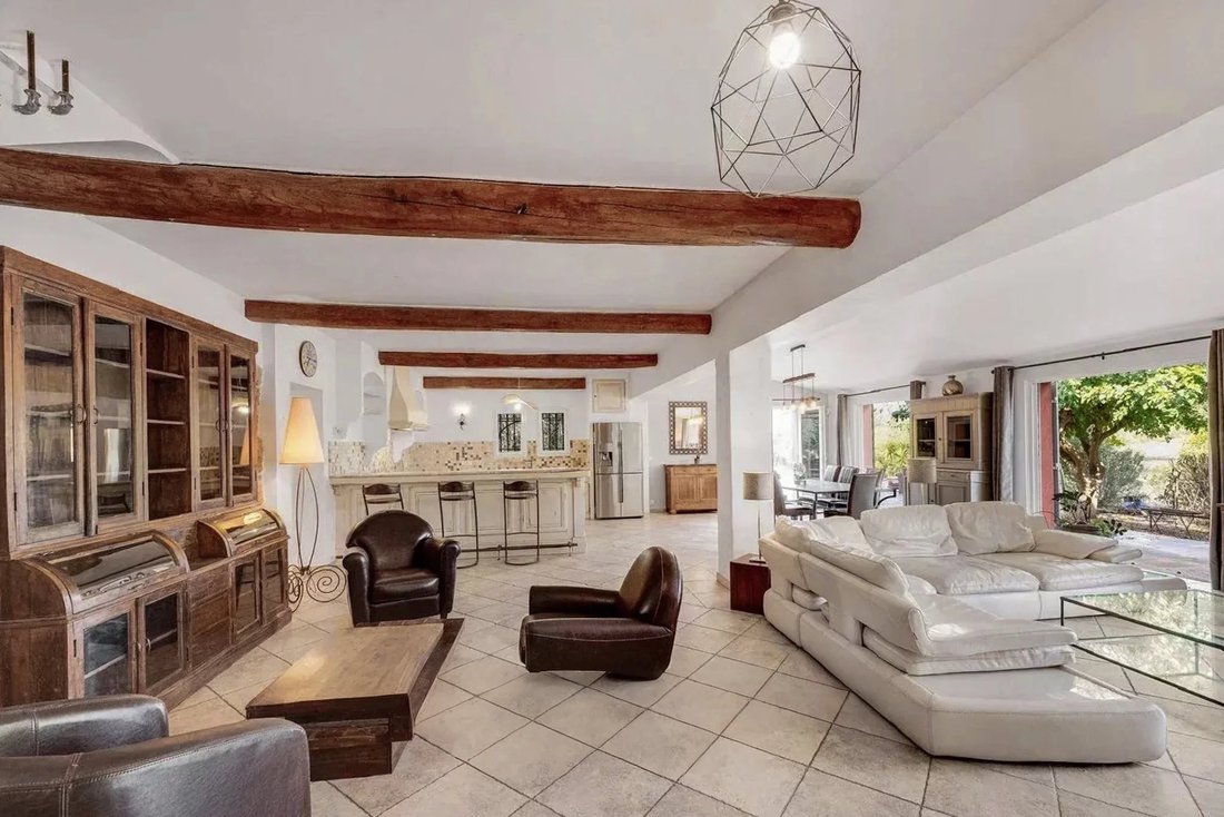 Villa in Bagnols-en-Forêt, Provence-Alpes-Côte d'Azur, France 2 - 18042798