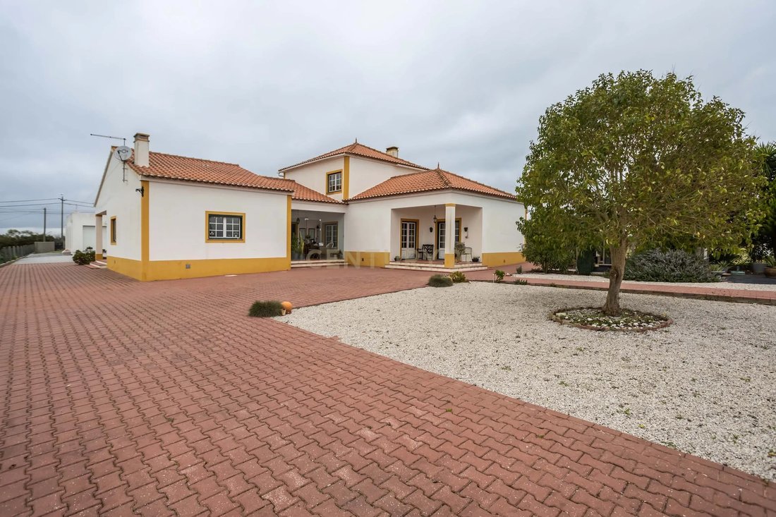 Villa in Vendas Novas, Évora District, Portugal 2 - 18038053