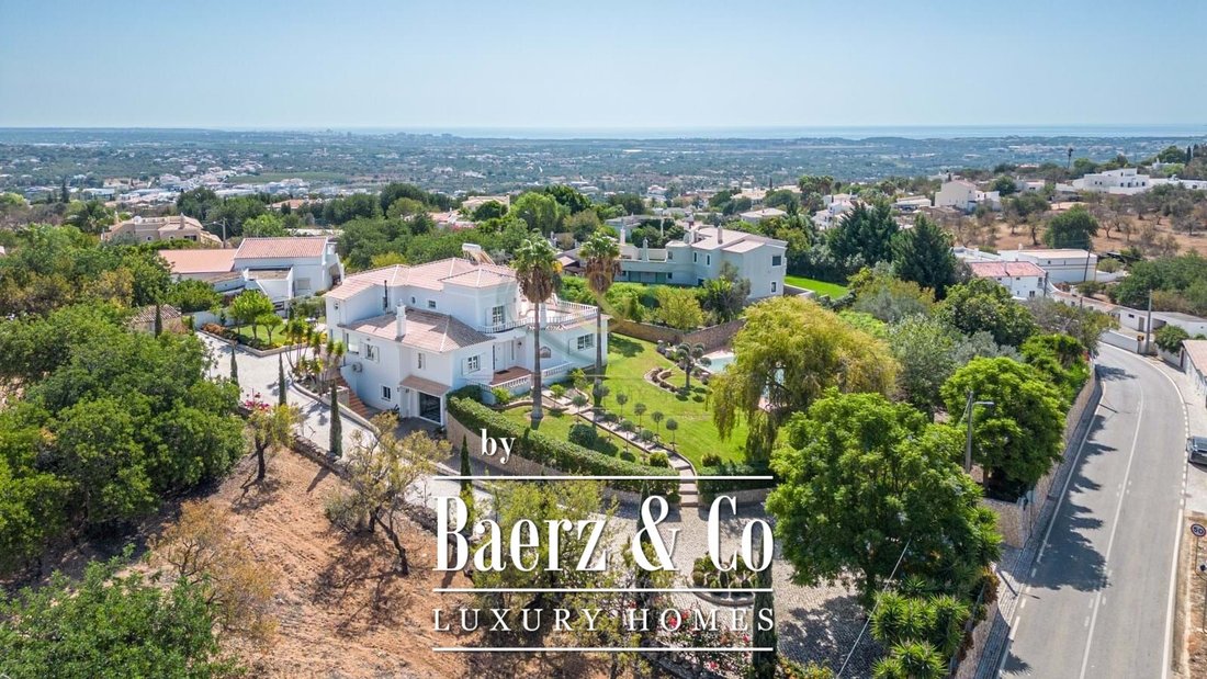 Villa in Loule (Sao Clemente), Algarve, Portugal 1 - 14273739