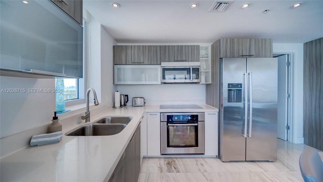 Condo in Miami Beach, Florida, United States 2 - 18048510