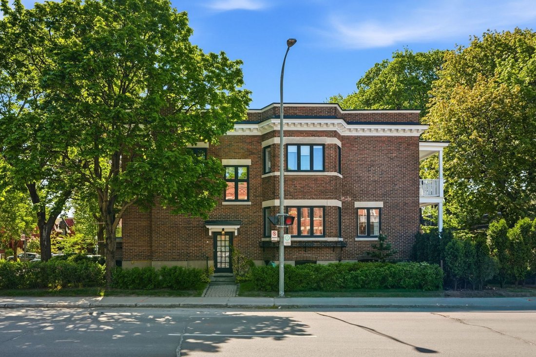 House in Westmount, Quebec, Canada 2 - 18042691