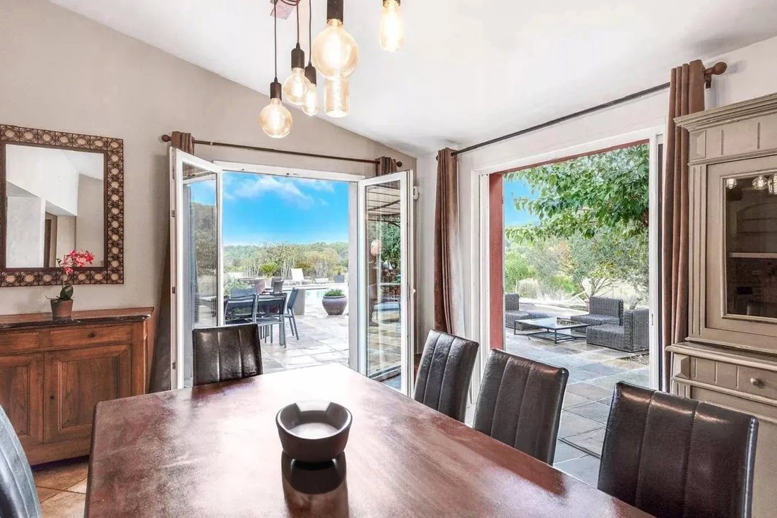Villa in Bagnols-en-Forêt, Provence-Alpes-Côte d'Azur, France 5 - 18042798