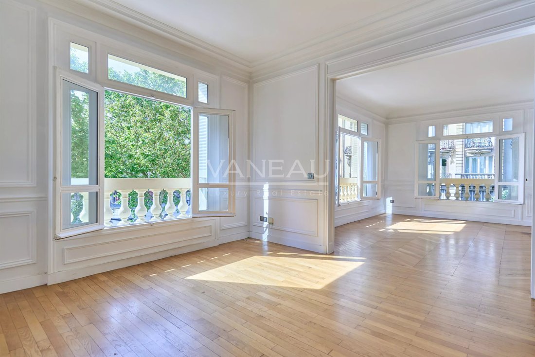 Apartment in Gros Caillou, Paris 7e Arrondissement, Paris 1 - 15863546