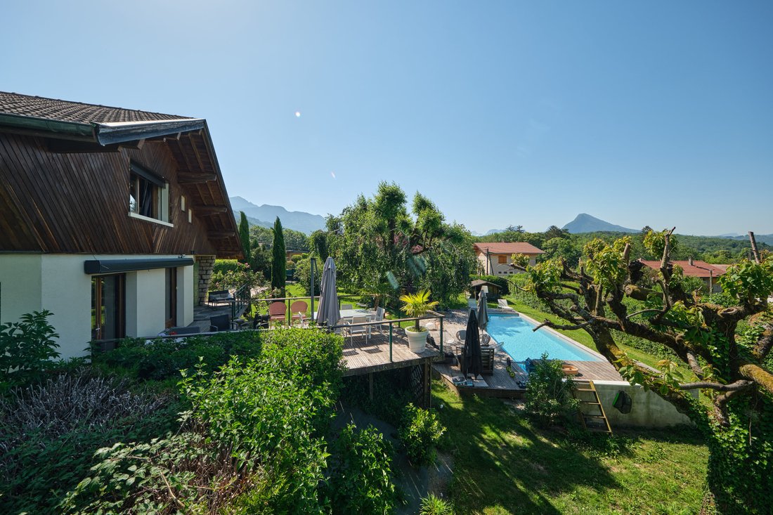 House in Menthon-Saint-Bernard, Auvergne-Rhône-Alpes, France 1 - 18048685