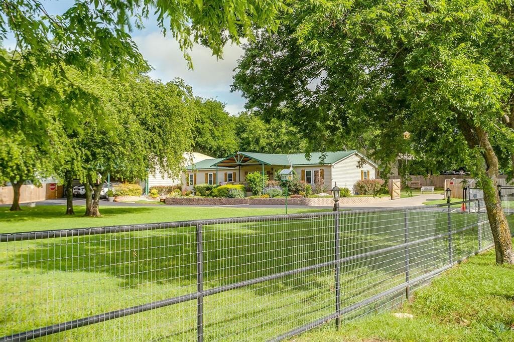 House in Joshua, Texas, United States 3 - 18042181