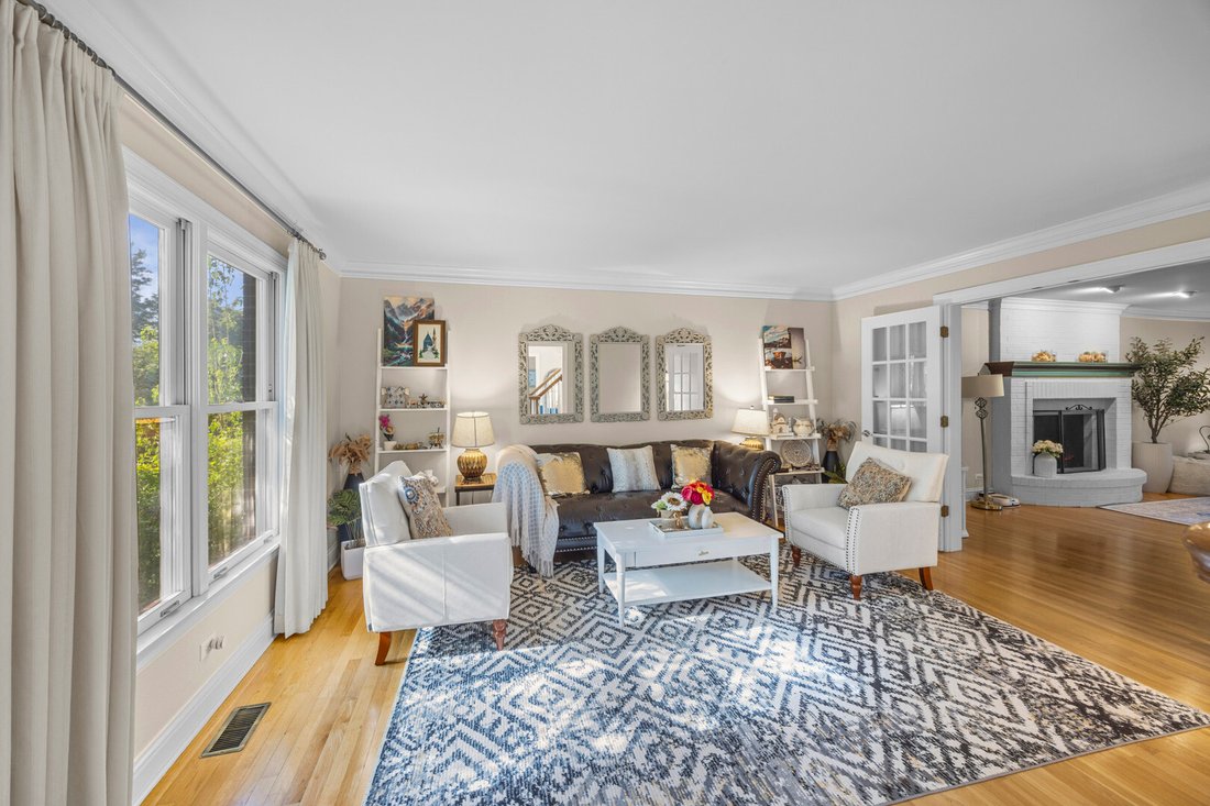 House in Wheaton, Illinois, United States 3 - 18046936