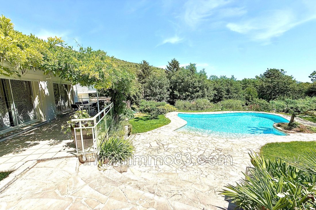 Villa in Puyloubier, Provence-Alpes-Côte d'Azur, France 5 - 18046989