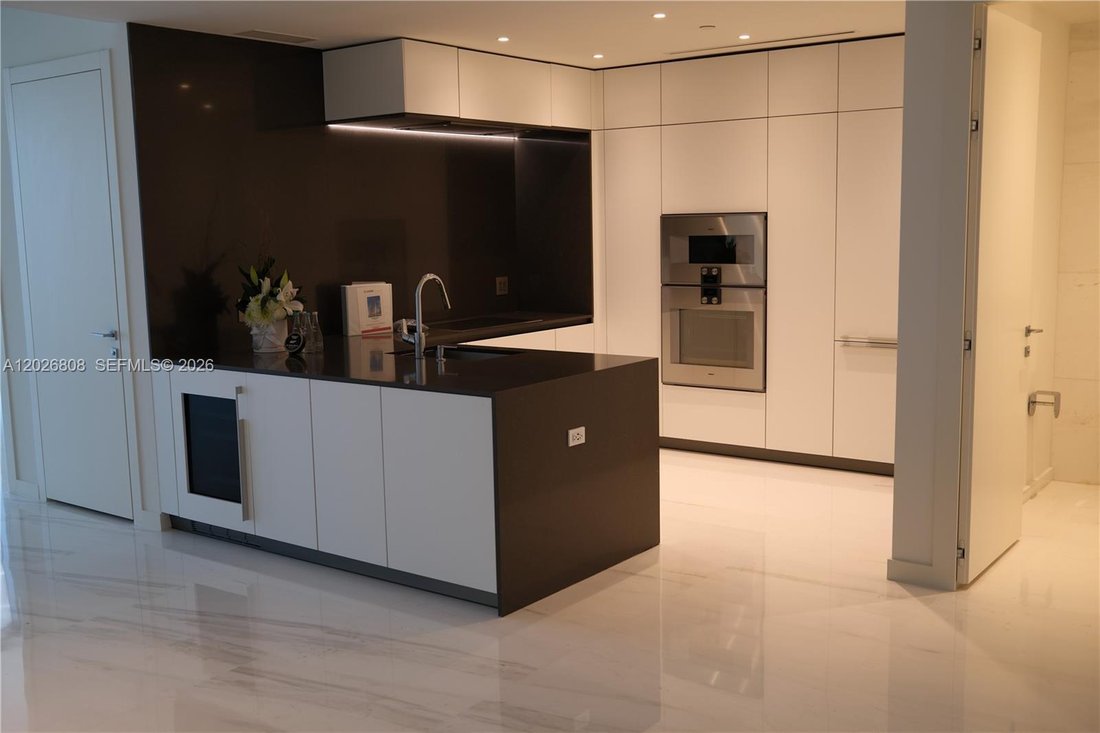 Condo in Miami, Florida, United States 2 - 18048492