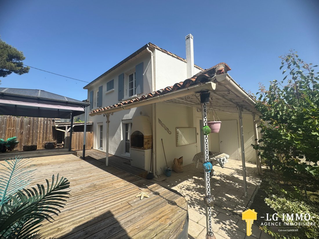 House in Meschers-sur-Gironde, Nouvelle-Aquitaine, France 1 - 18048686