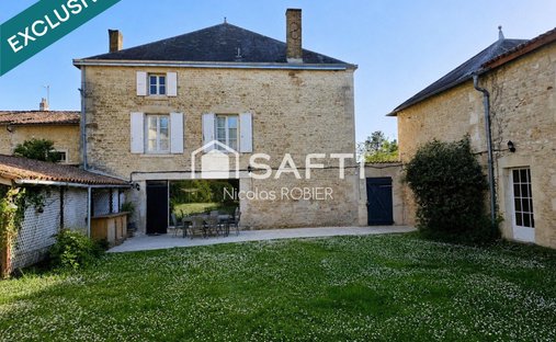 House in Celles-sur-Belle, Nouvelle-Aquitaine, France 1