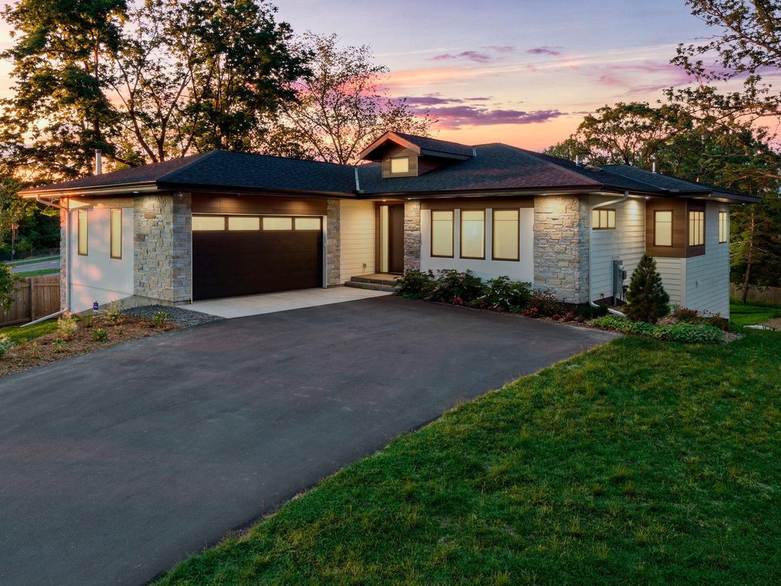 House in Eden Prairie, Minnesota, United States 1 - 18042595