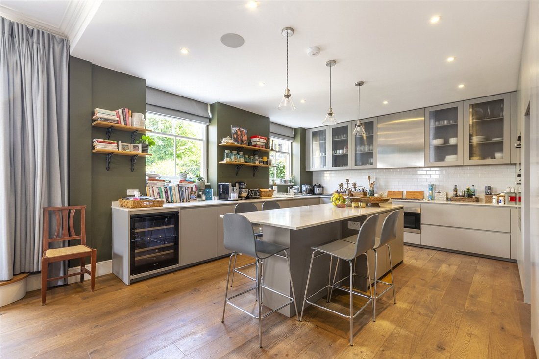 House in Richmond Upon Thames, England 4 - 18038573