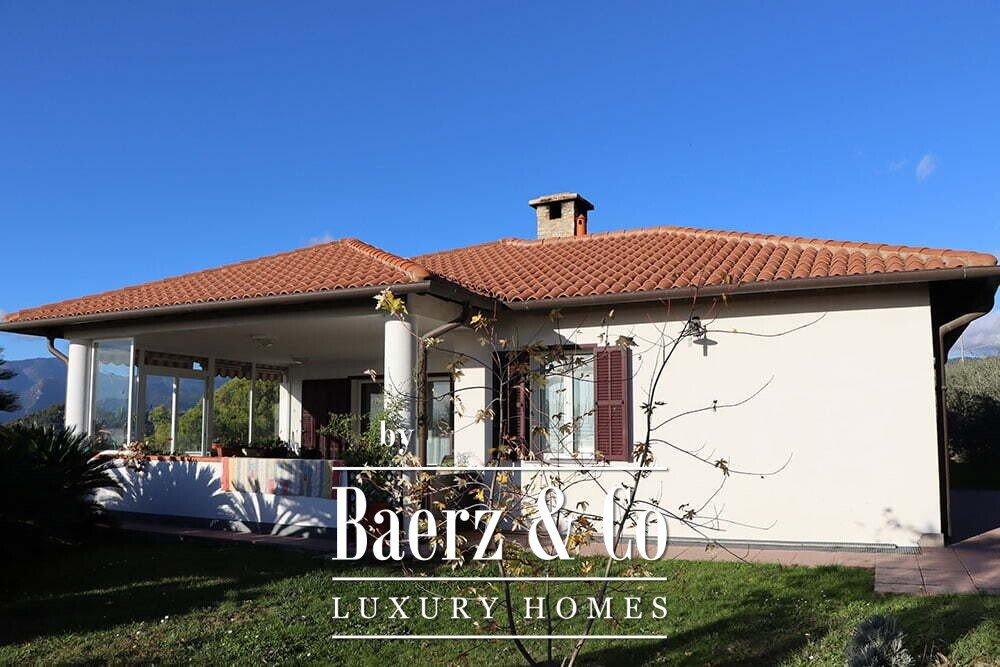 Villa in Vallebona, Liguria, Italy 1 - 12381153