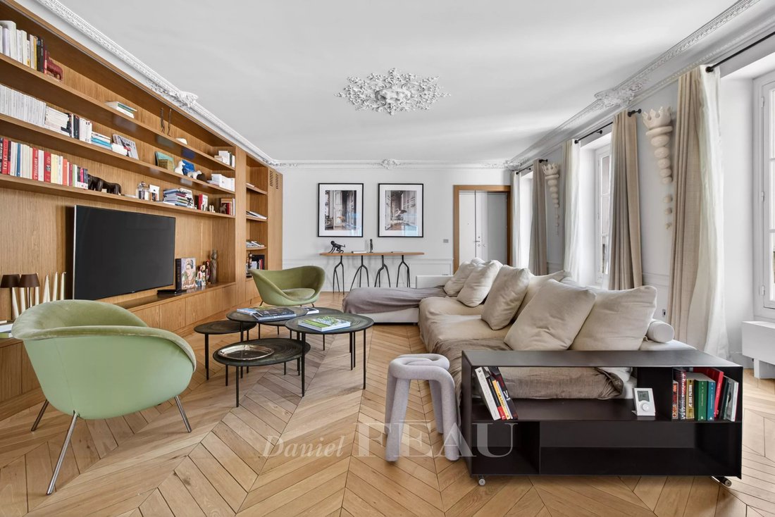 Apartment in Saint Thomas d'Aquin, Paris 7e Arrondissement, Paris 5 - 18038011