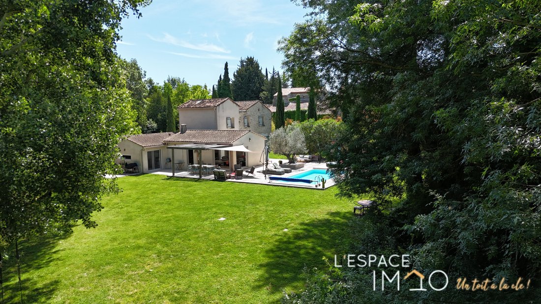 House in Saint-Saturnin-lès-Avignon, Provence-Alpes-Côte d'Azur, France 2 - 18041726