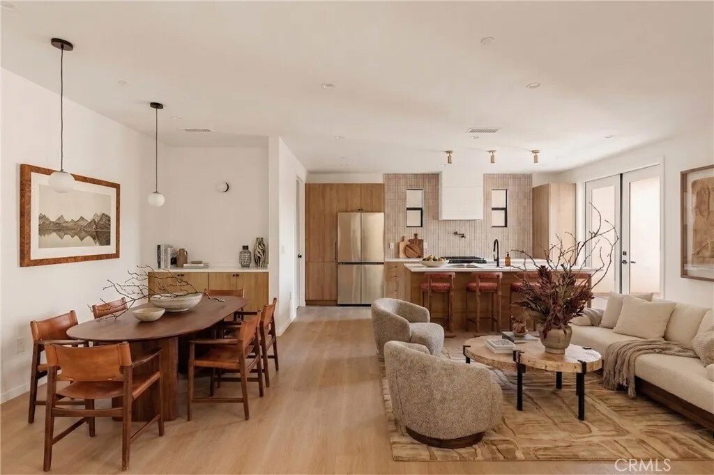 Los Angeles, California, United States 3 - 17562153