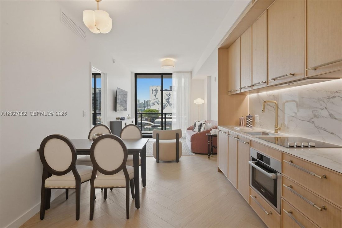 Condo in Miami, Florida, United States 3 - 18041391