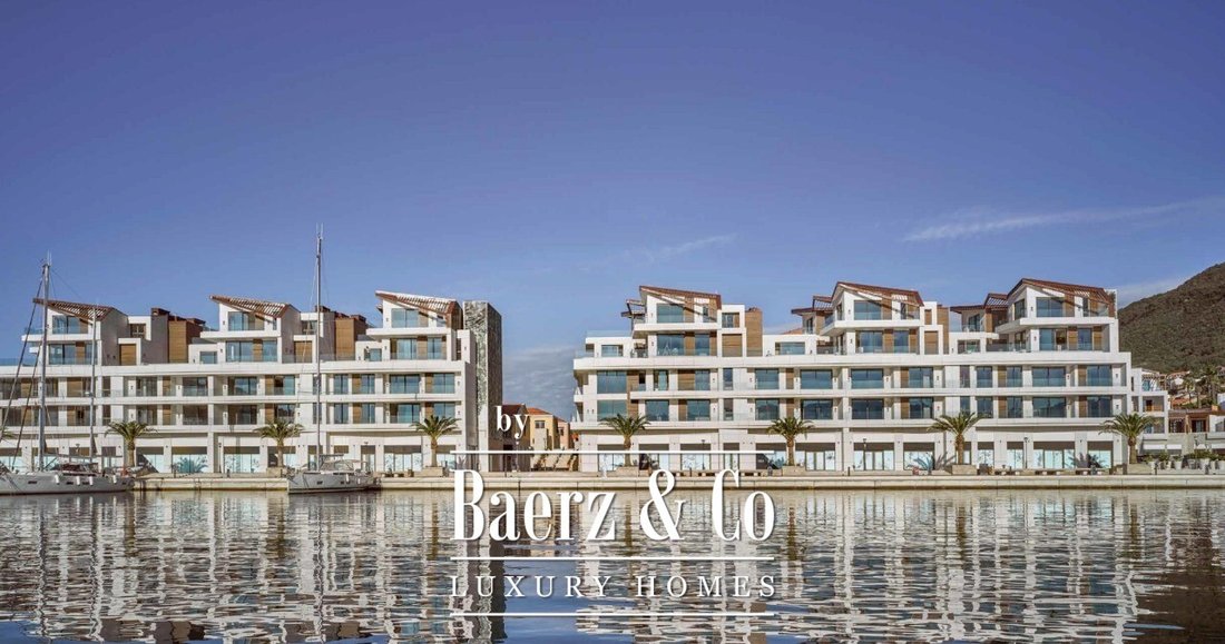 Penthouse in Herceg Novi, Herceg Novi Municipality, Montenegro 1 - 15207653