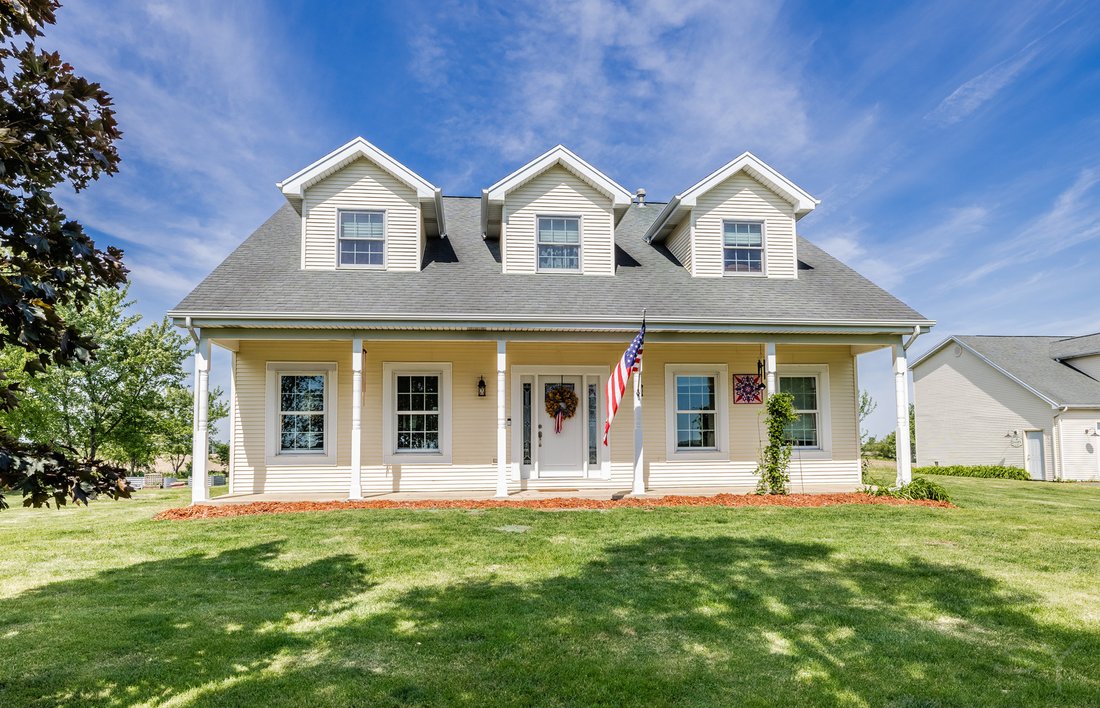 House in Grant Park, Illinois, United States 1 - 18040752