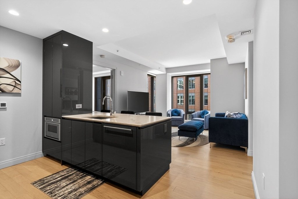 Condo in Boston, Massachusetts, United States 3 - 18037729