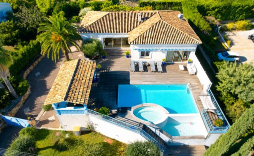 Villa à Fréjus, Provence-Alpes-Côte d'Azur, France 1