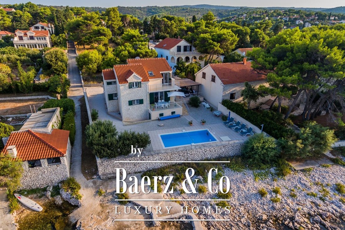 Villa in Splitska, Split-Dalmatia County, Croatia 1 - 17152071