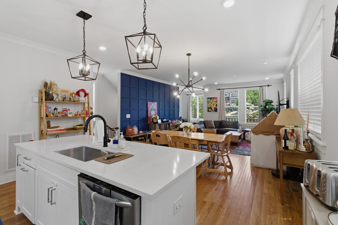Co Op in Nashville, Tennessee, United States 5 - 18042345