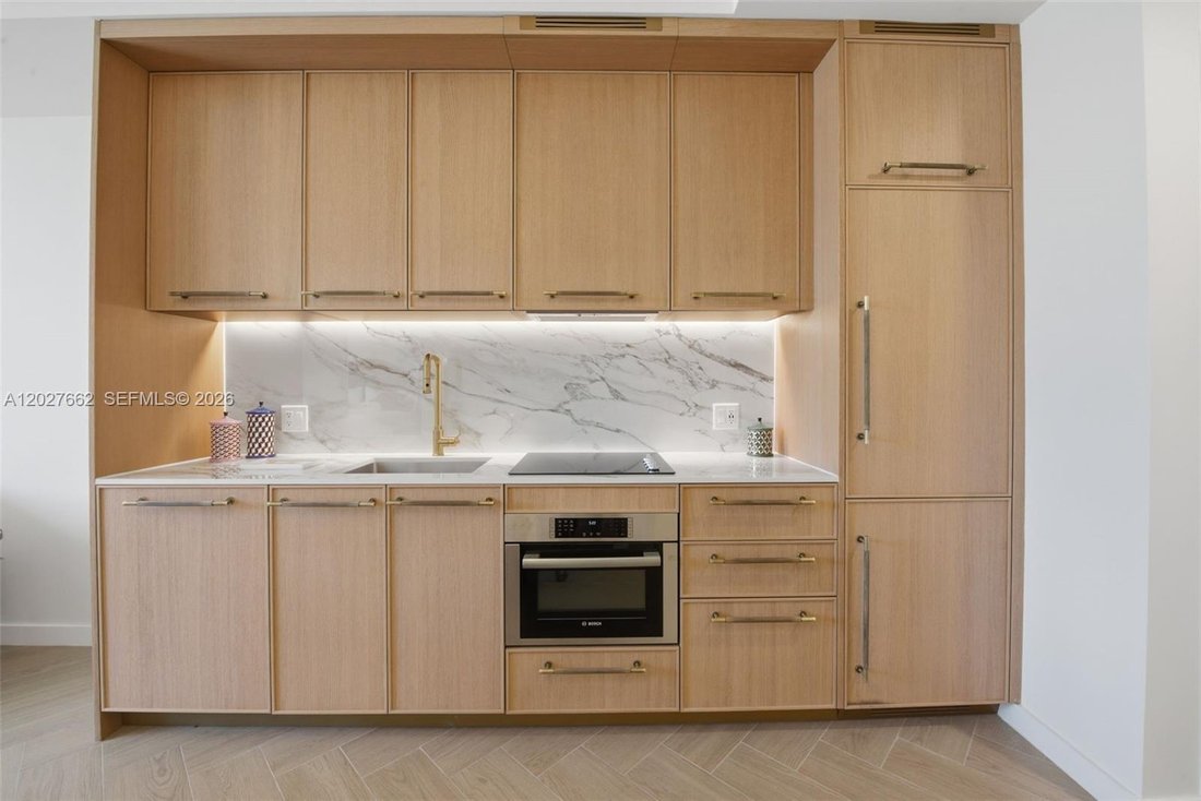 Condo in Miami, Florida, United States 2 - 18041391