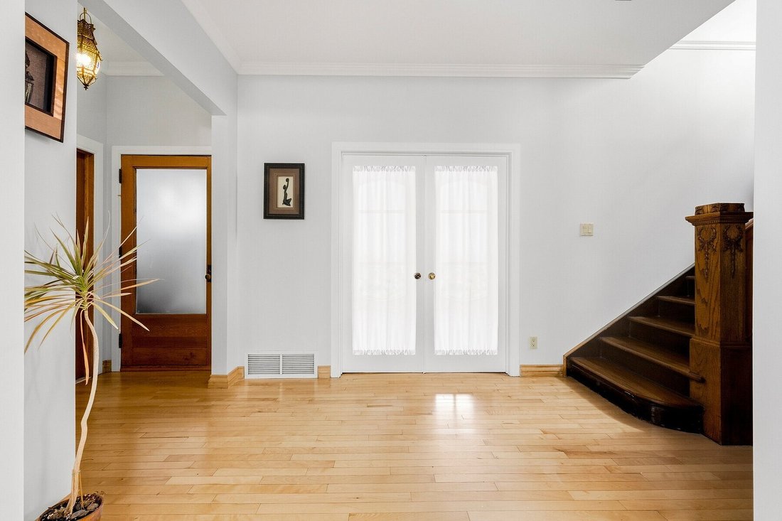 House in Montréal, Quebec, Canada 4 - 17884662