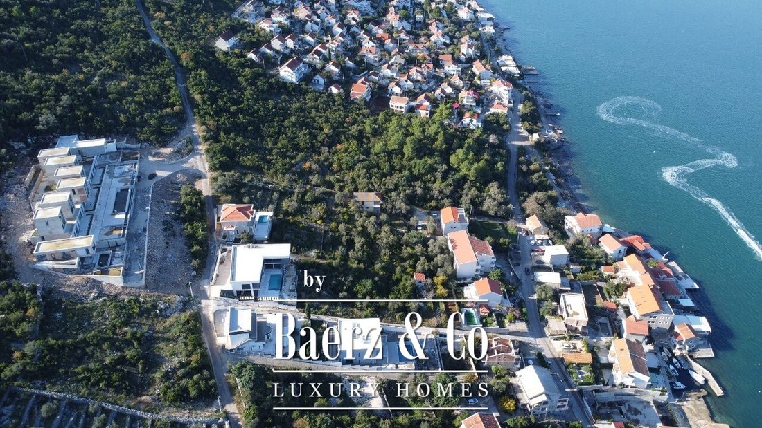 Penthouse in Tivat, Tivat Municipality, Montenegro 1 - 14624873