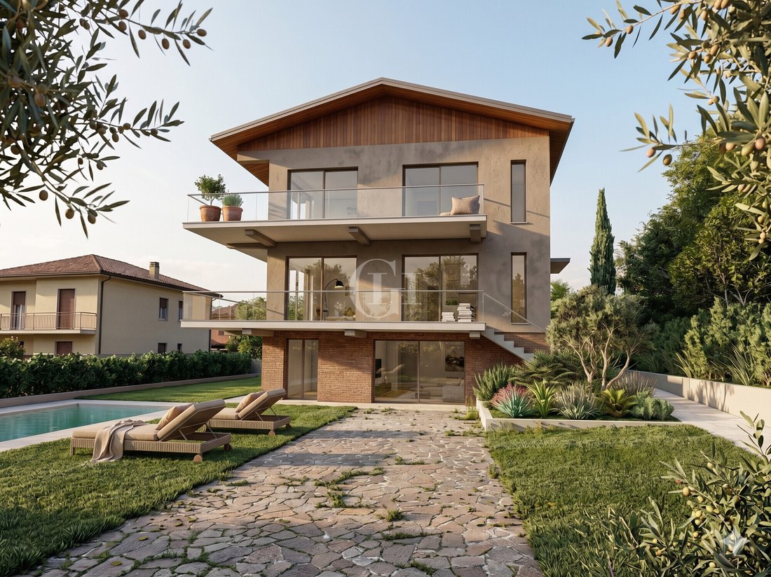 Villa in San Felice del Benaco, Lombardy, Italy 1 - 18044549