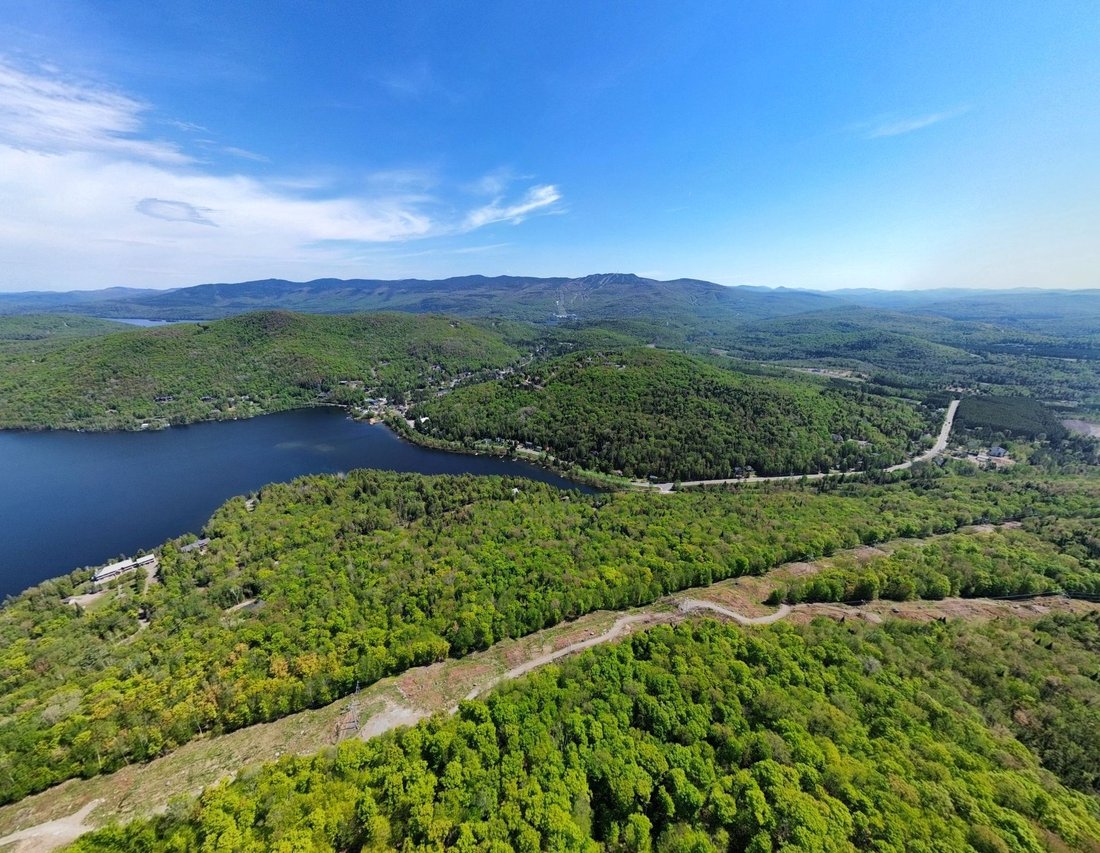 Land in Mont-Tremblant, Quebec, Canada 1 - 17557028
