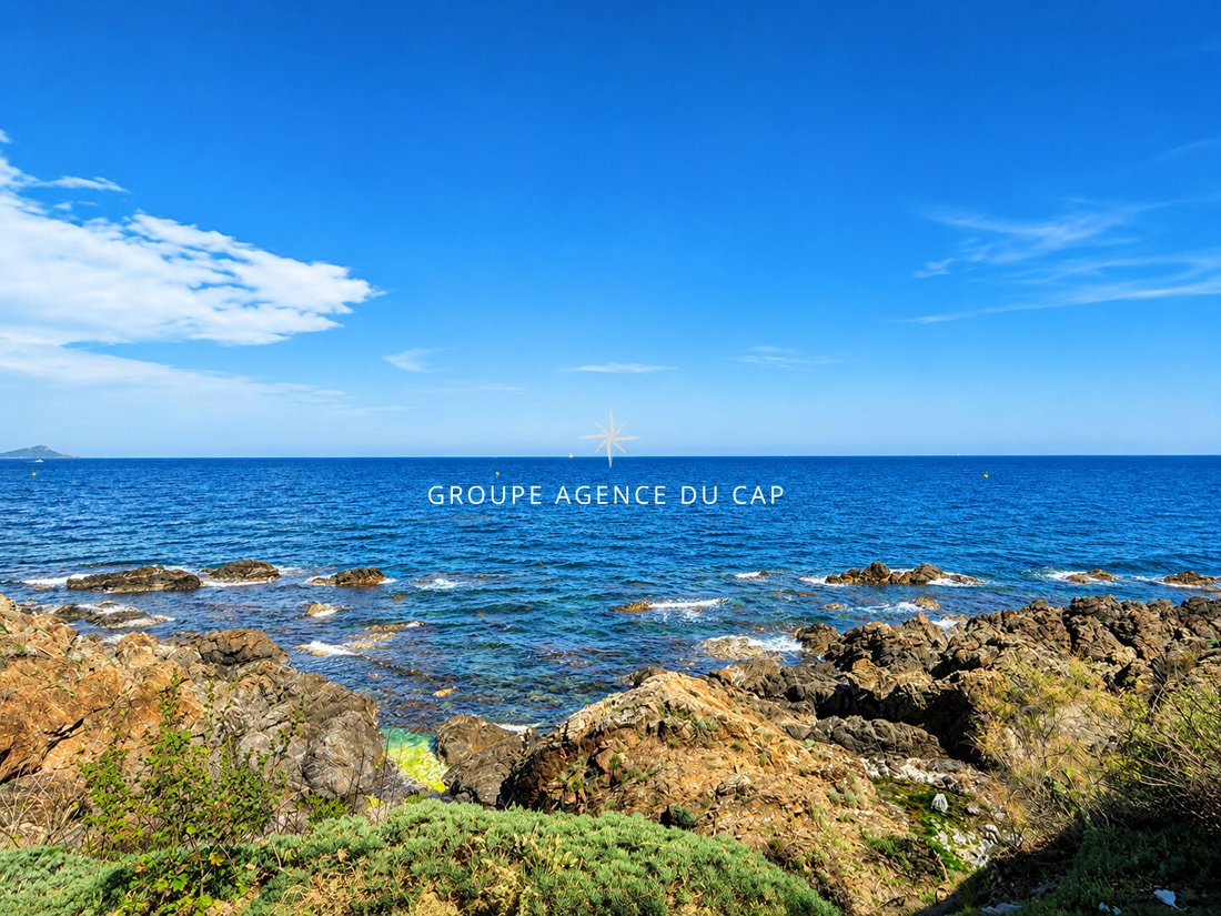 Villa in Frejus, Provence-Alpes-Côte d'Azur, France 2 - 15134364