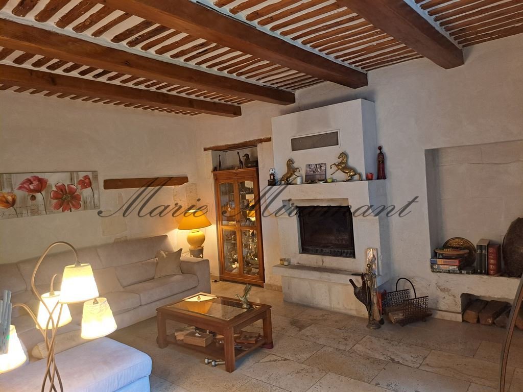 Estate in Châteaurenard, Provence-Alpes-Côte d'Azur, France 3 - 18036851