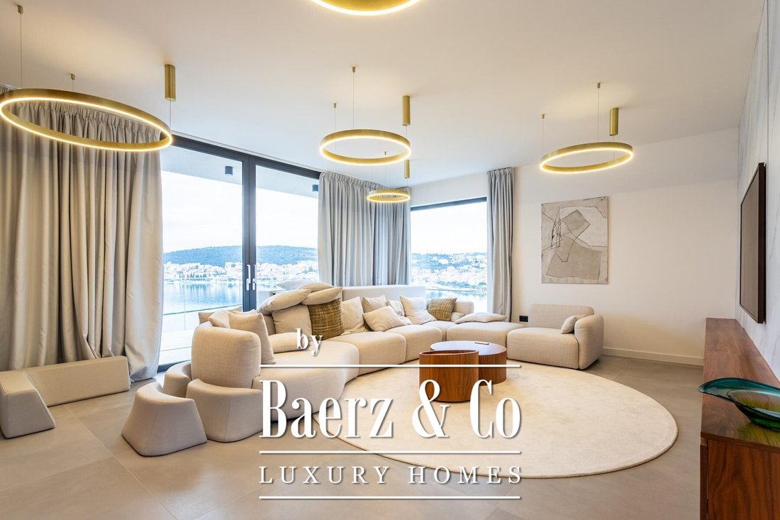 Villa in Okrug Gornji, Split-Dalmatia County, Croatia 1 - 17404428