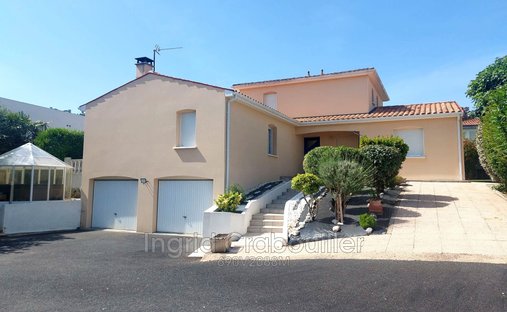 Villa in Vaux-sur-Mer, Nouvelle-Aquitaine, France 1