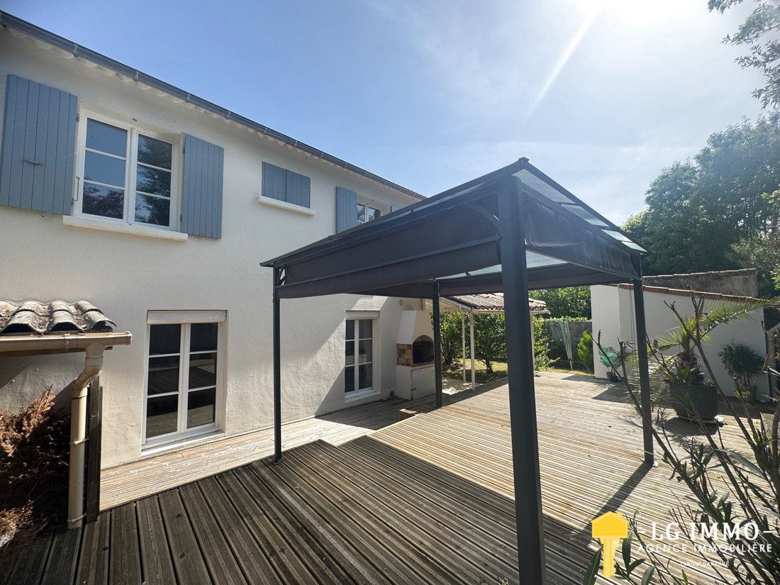 House in Meschers-sur-Gironde, Nouvelle-Aquitaine, France 2 - 18048686