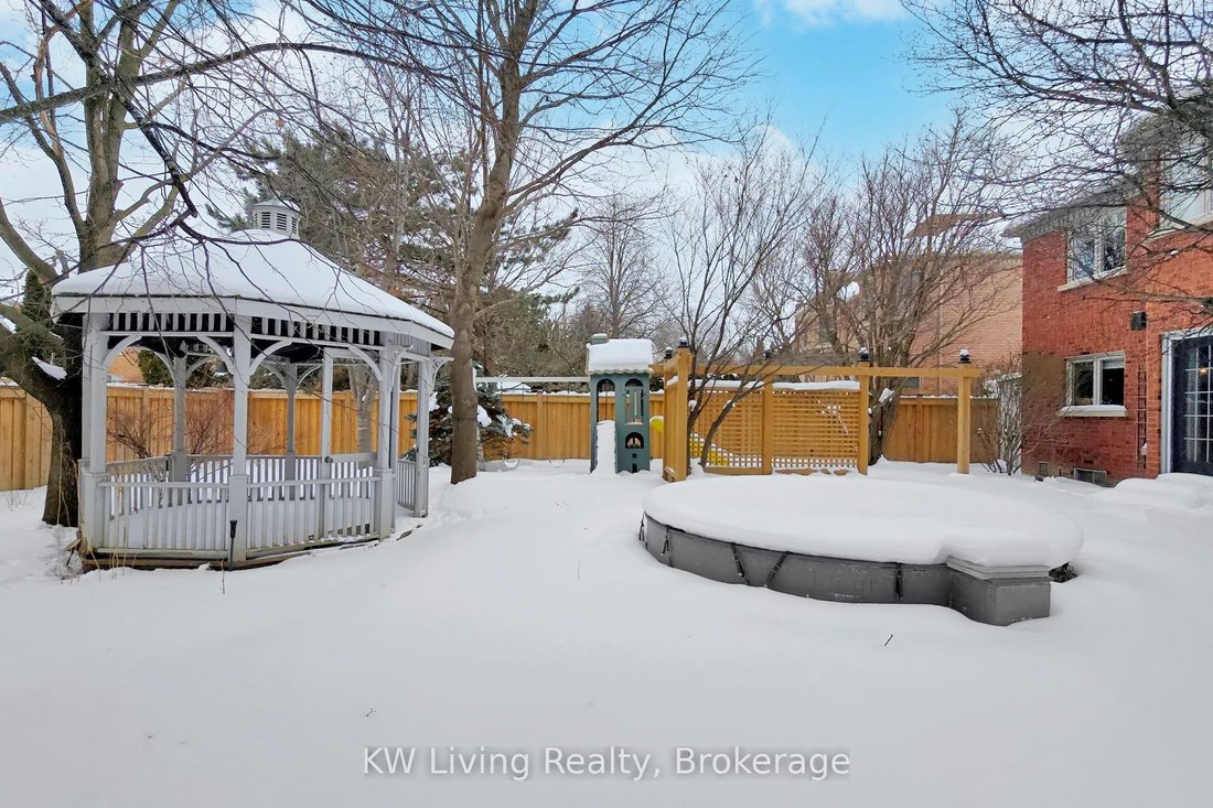 House in Gormley, Ontario, Canada 2 - 18038937
