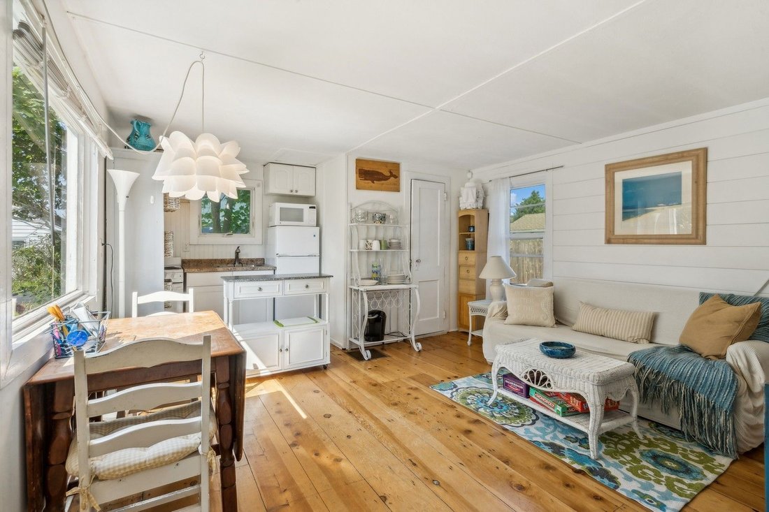 Westhampton, New York, United States 3 - 18037752
